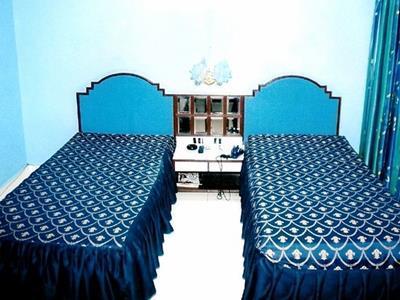 Neeranand Dalhousie- A Pure Vegetarian Hotel Колката Екстериор снимка